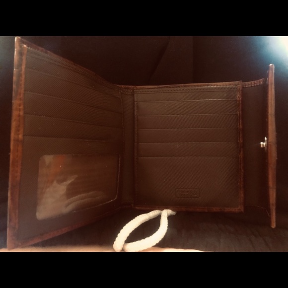 Authentic Dooney & Bourke wallet with coin pouch - Picture 4 of 6